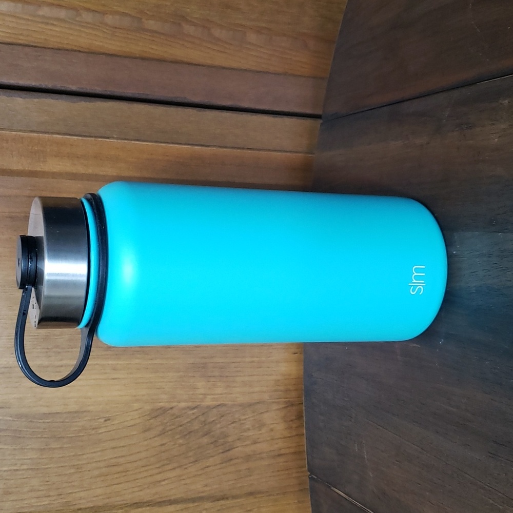 Simple Modern Double Walled Stainless Steel Insulated 32oz Water Beverage Bottle
